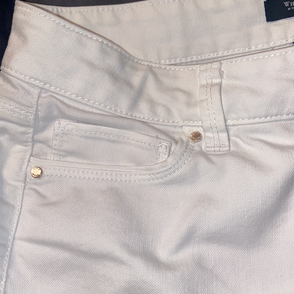 White House Black market Bermuda Short size 4. - Picture 4 of 6